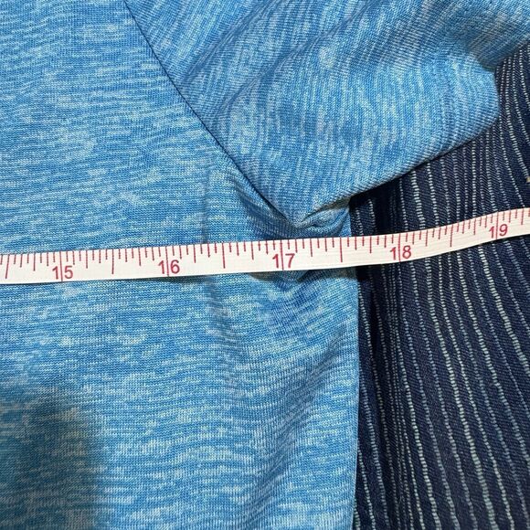 Under Armour T-Shirt Women M V-Neck Blue Logo Tee Athletic Gym Running Core - Picture 8 of 10